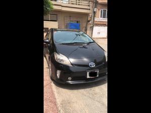 Toyota Prius S Touring Selection 1.8 2013 for Sale in Faisalabad