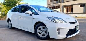 Toyota Prius S LED Edition 1.8 2015 for Sale in Okara