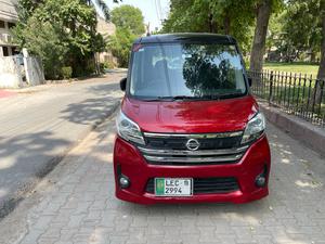 Nissan Roox HIGHWAY STAR URBAN SELECTION 2015 for Sale in Lahore