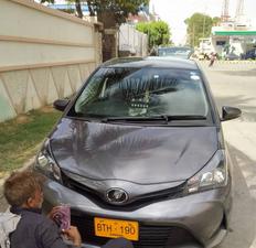 Toyota Vitz F 1.0 2016 for Sale in Karachi