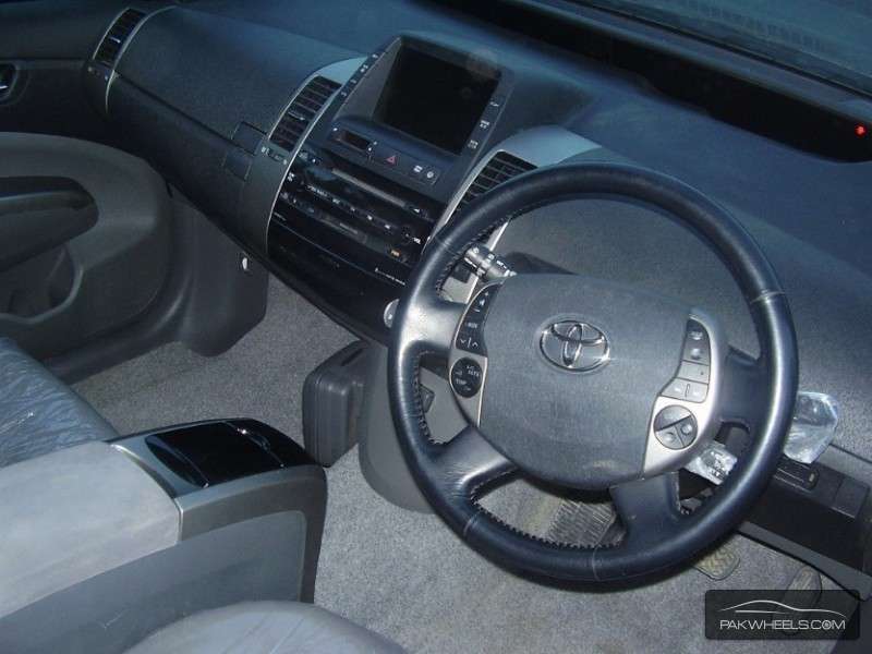 PRIUS OLD SHAPE BODY PARTS For Sale Image-1