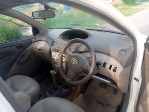 Toyota Platz F 1.0 2002 for Sale in Lahore