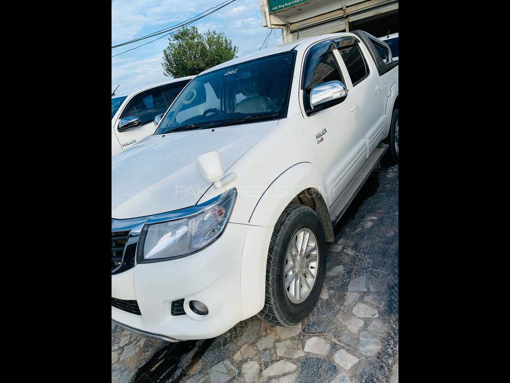Toyota Hilux 2016 for Sale in Peshawar Toyota Hilux 2016 for Sale in Peshawar Image-2