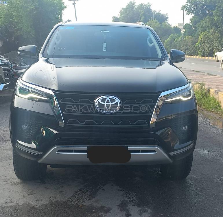 Toyota Fortuner 2.8 Sigma 4 2022 for sale in Lahore | PakWheels