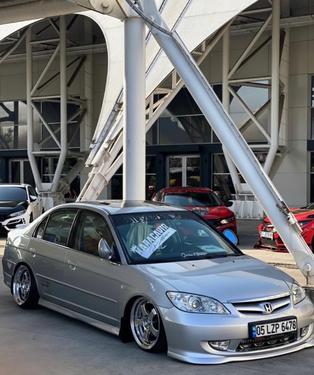 ہونڈا سوک - 2005