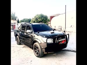 Toyota Hilux D-4D Automatic 2008 for Sale in Hassan abdal