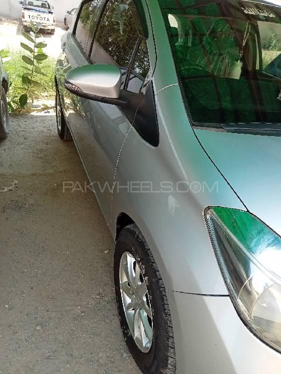 Toyota Vitz 2011 for Sale in Dera ismail khan Image-1