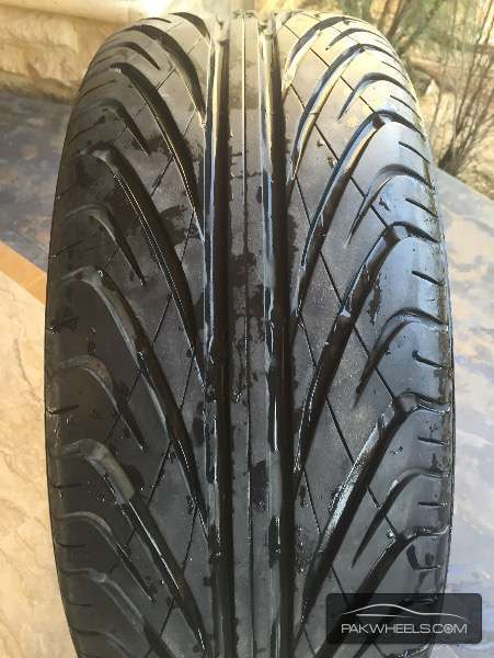 17" (Good Tread  1 Tire For Sale Image-1