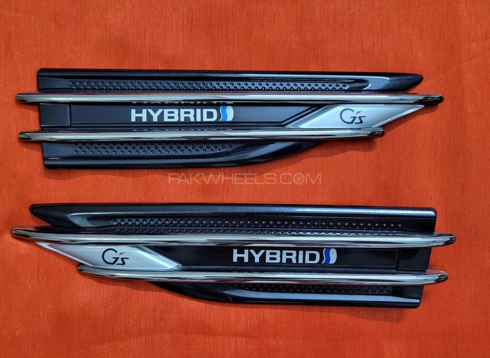 Toyota Aqua Gs Fender Emblem Image-1
