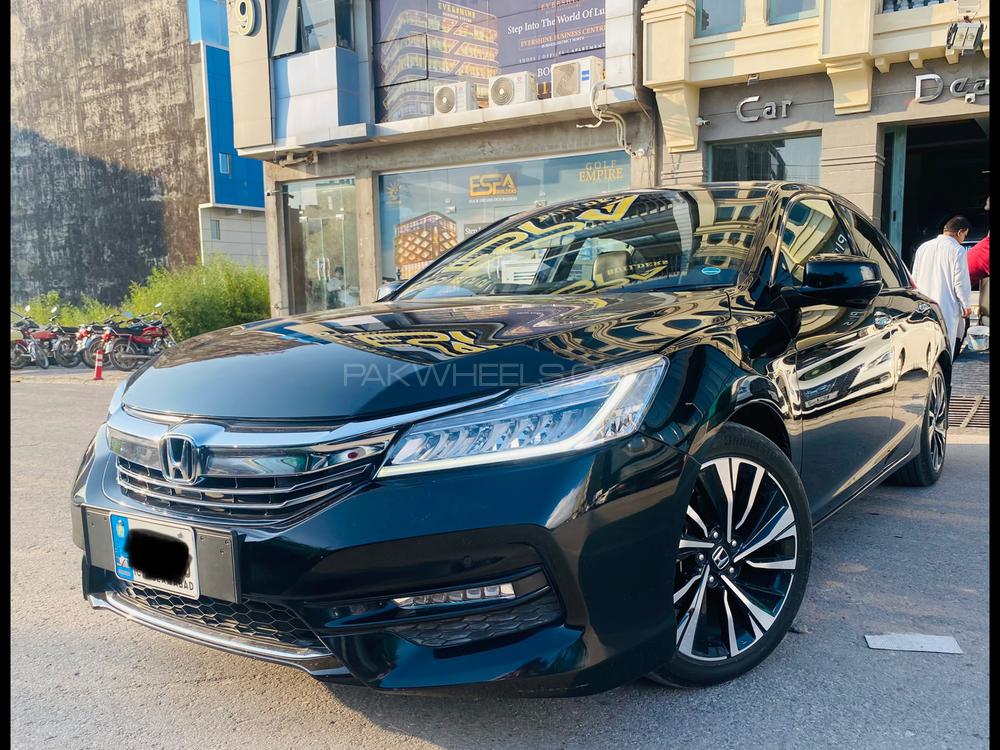 Honda Accord 2017 for Sale in Islamabad Image-1