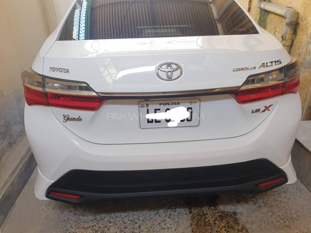 Toyota Corolla 2017 for Sale in Peshawar Image-1