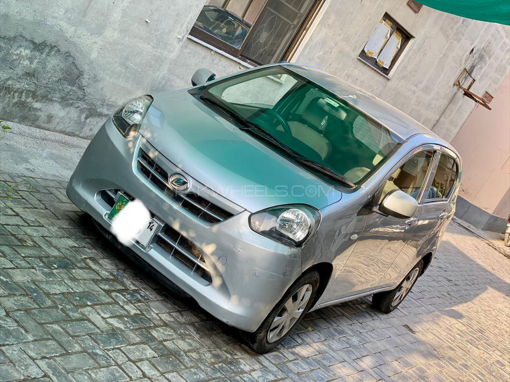 Daihatsu mira 2011