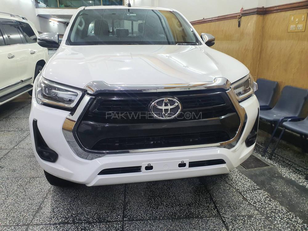 Toyota Hilux Revo V Automatic 2.8 2021 for sale in Multan | PakWheels