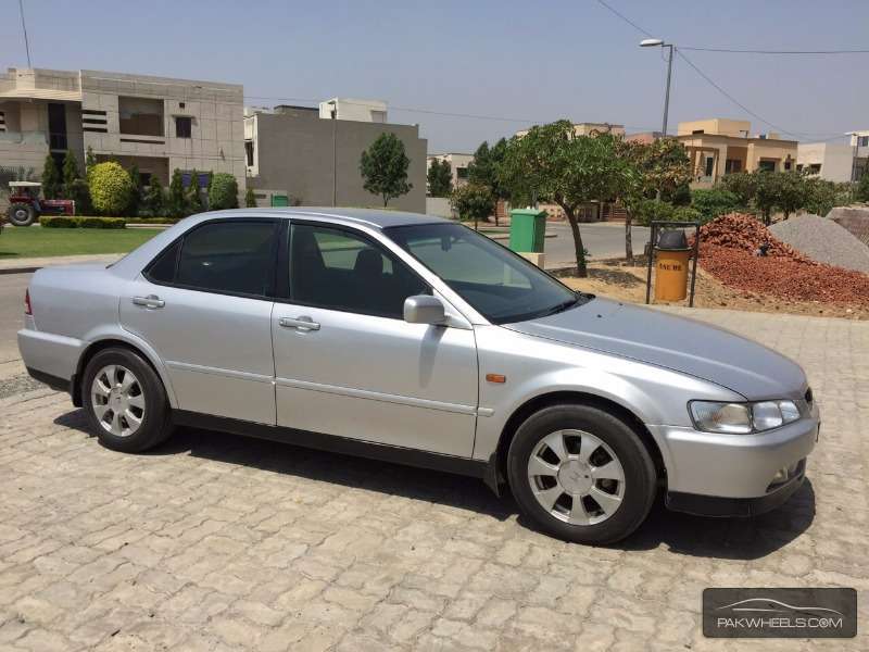 Honda Accord 2001 for Sale in Lahore Image-1