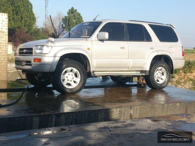 Toyota Hilux 1998 for Sale in Lahore Image-1