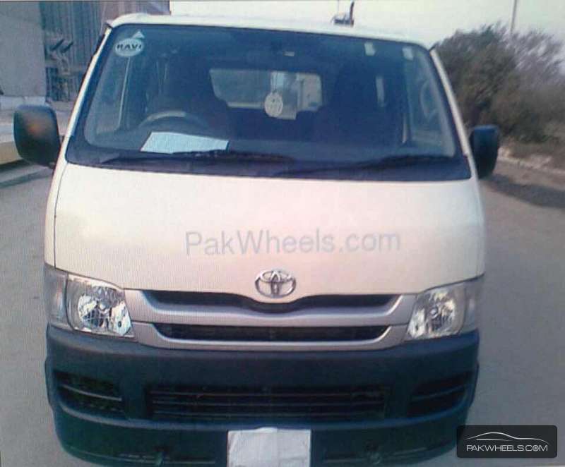 Toyota Hiace 2006 for Sale in Lahore Image-1