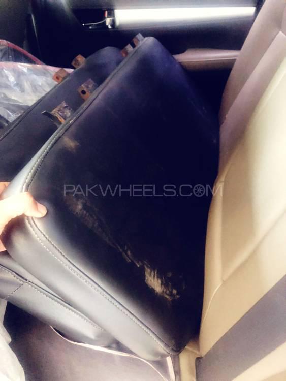 Toyota Revo Cabin Seats Image-1