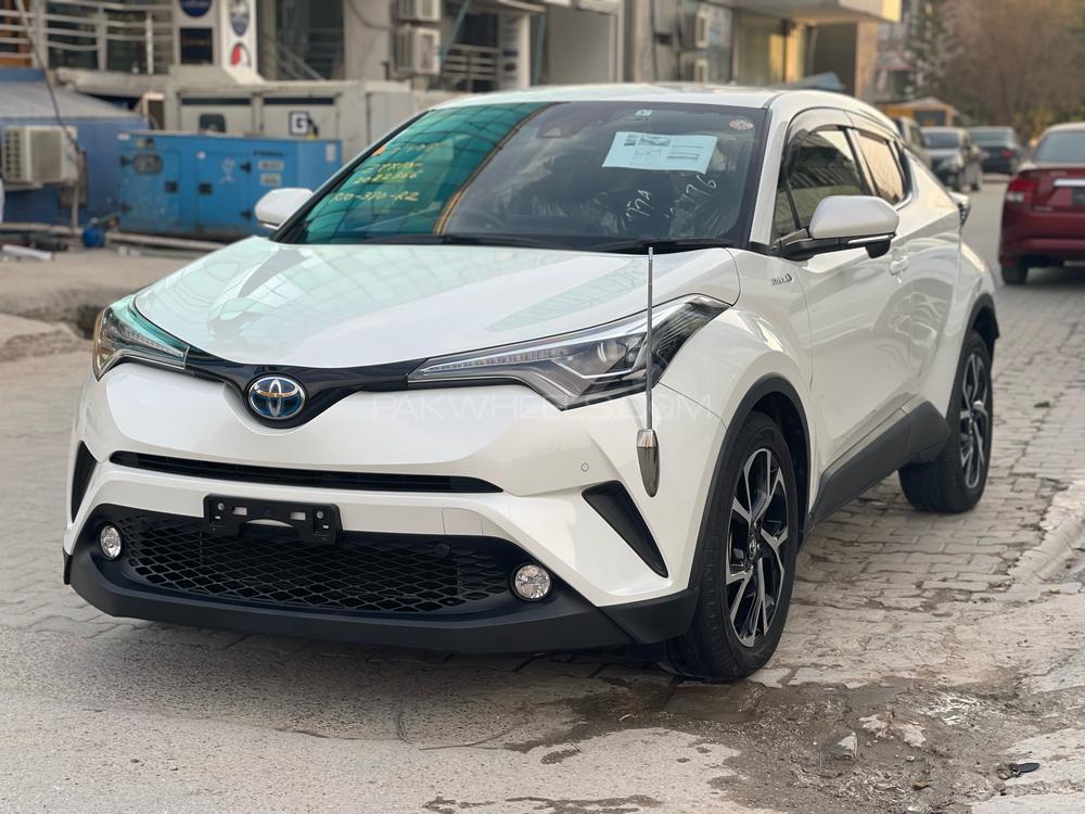 Toyota C-HR 2017 for Sale in Islamabad Image-1