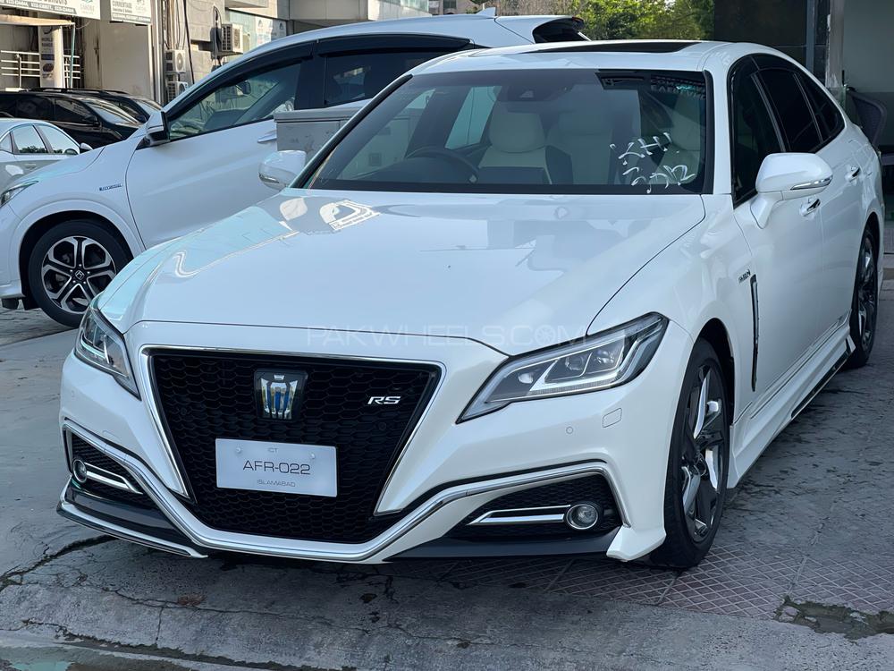 Toyota crown 2018 года