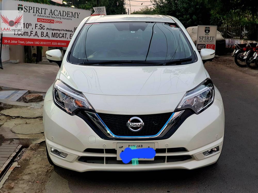 Nissan Note 2017 for Sale in Lahore Image-1