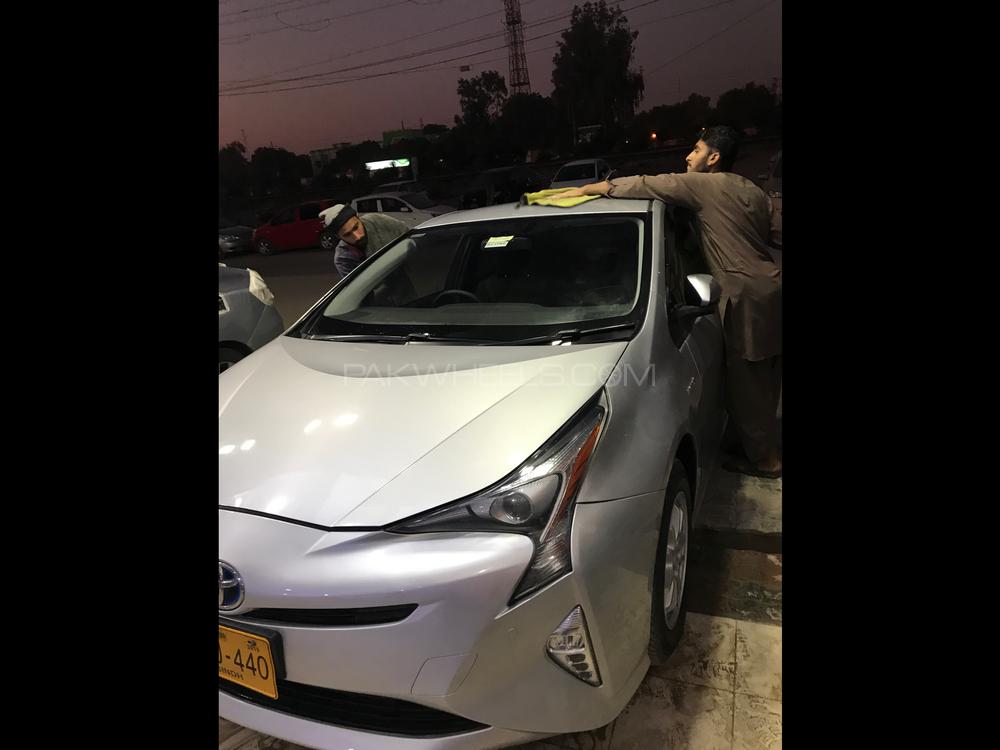 Toyota Prius 2016 for Sale in Karachi Image-1