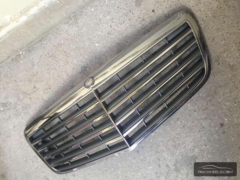 mercedes benz front grill For Sale Image-1