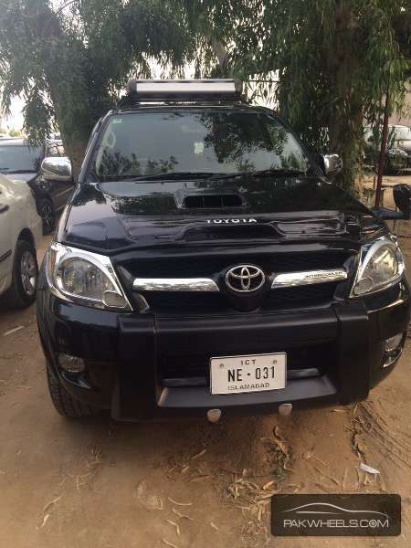 Toyota Hilux 2005 for Sale in Sargodha Image-1