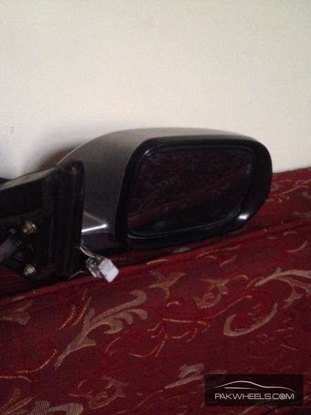 CL9 Right Mirror For Sale Image-1