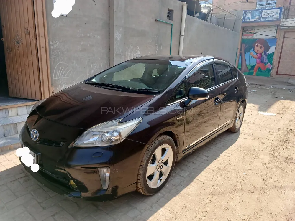 Toyota Prius 2012 for Sale in Khanewal Image-1