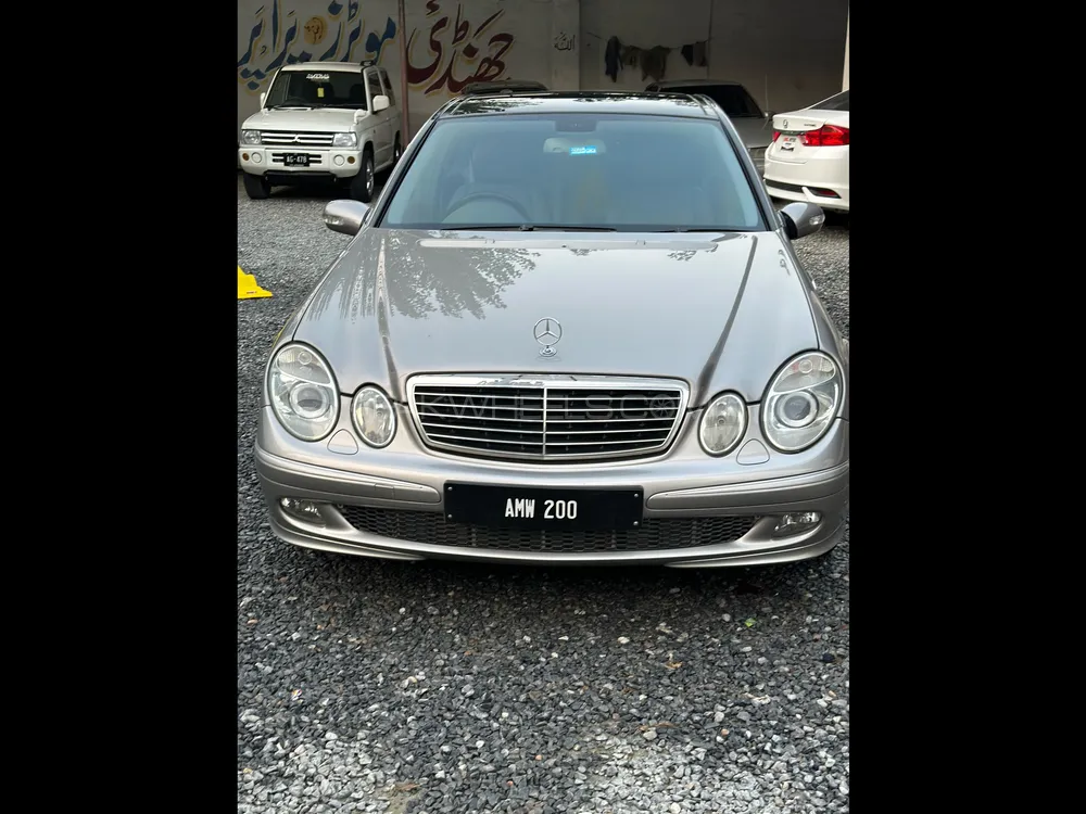 Mercedes Benz E Class 2006 for Sale in Mardan Image-1