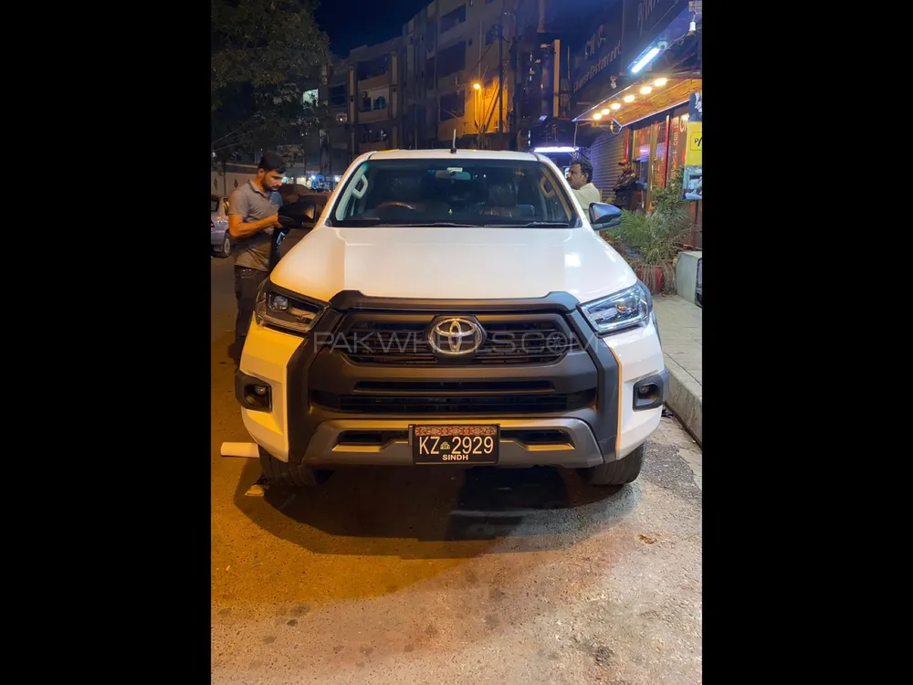 Toyota Hilux 2015 for Sale in Karachi Image-1