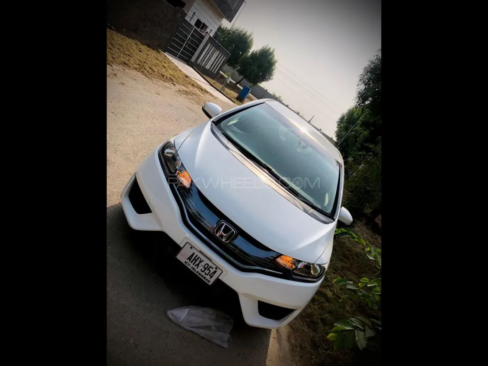 Honda Fit 2018 for Sale in Islamabad Image-1