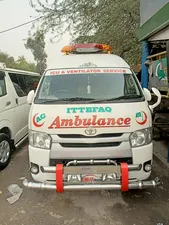 Toyota Hiace Standard Ambulance 3.0  2016 for Sale