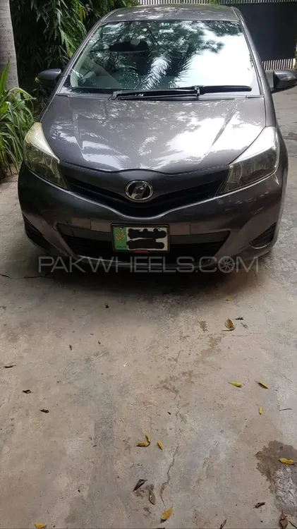 Toyota Vitz 2012 for Sale in Lahore Image-1
