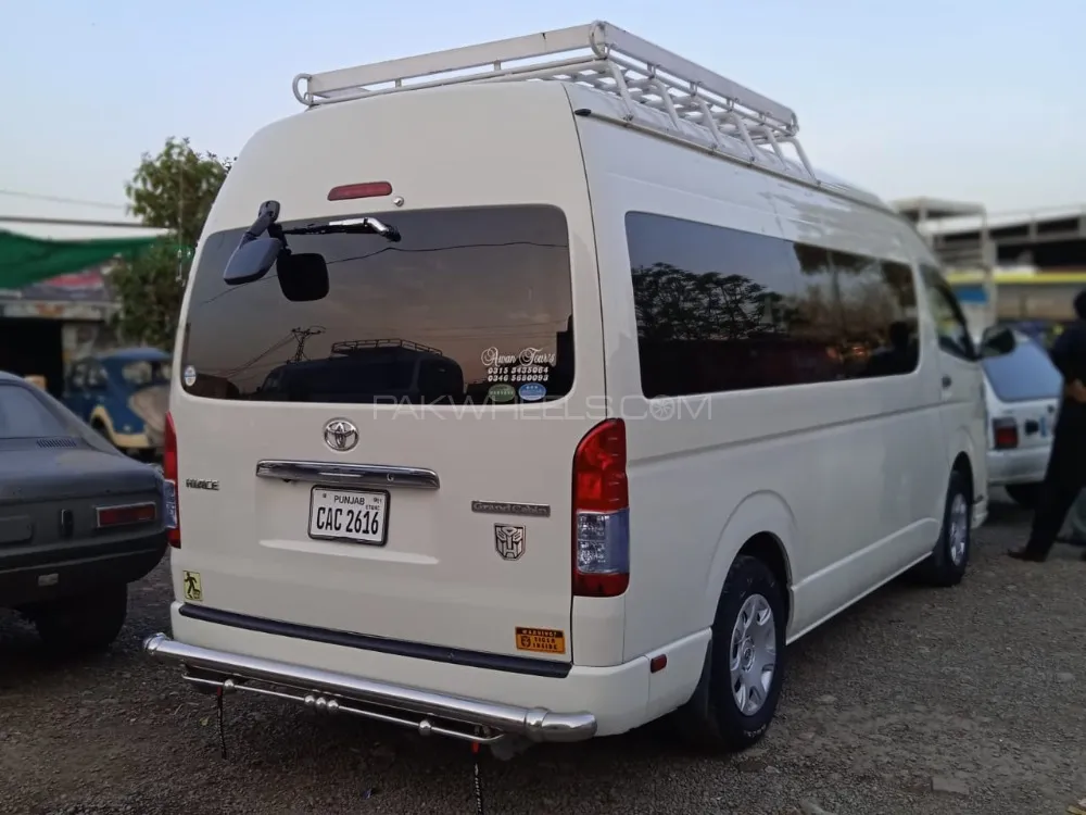 Toyota Hiace 2015 for Sale in Abbottabad Image-1
