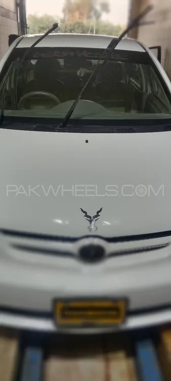 Toyota Platz 2005 for Sale in Karachi Image-1