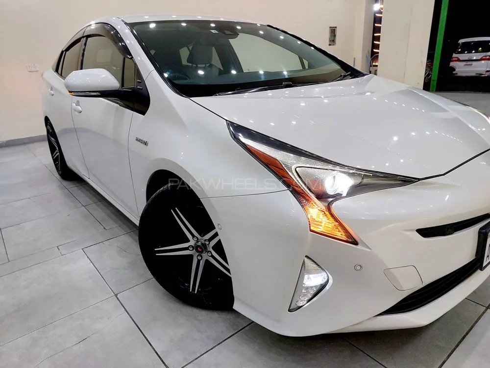 Toyota Prius A Premium 2016 For Sale In Lahore Pakwheels 7075