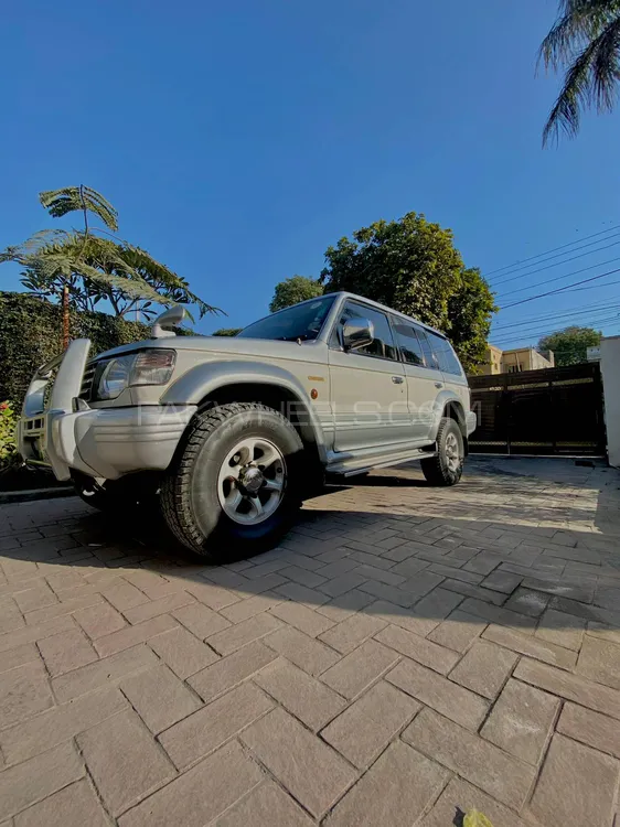 Mitsubishi Pajero 1998 for Sale in Lahore Image-1