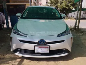 Toyota Prius S Touring Selection 2019 for Sale