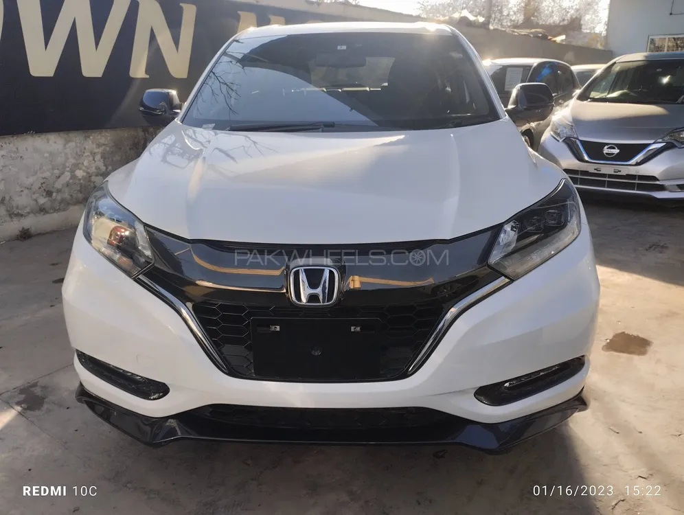 Honda Vezel 2017 for Sale in Lahore Image-1