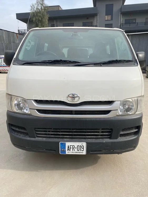 Toyota Hiace 2009 for Sale in Islamabad Image-1