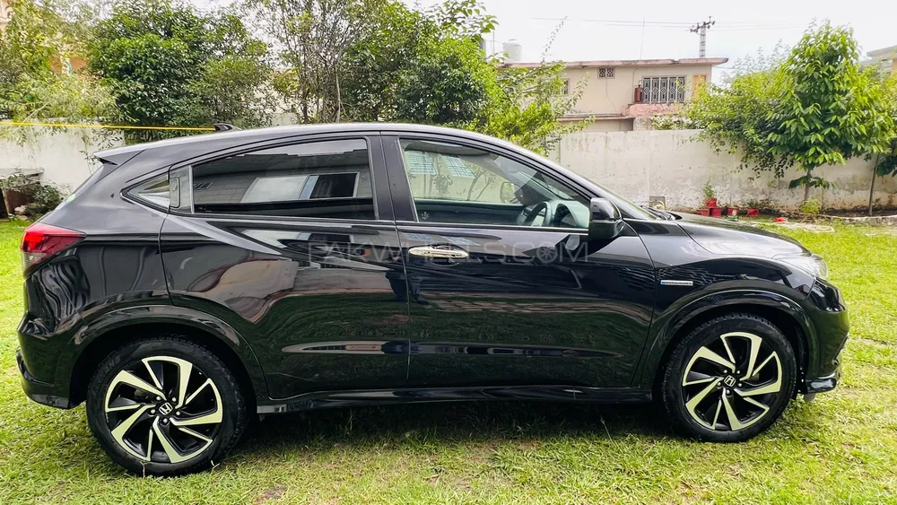 Honda Vezel 2020 for Sale in Islamabad Image-1