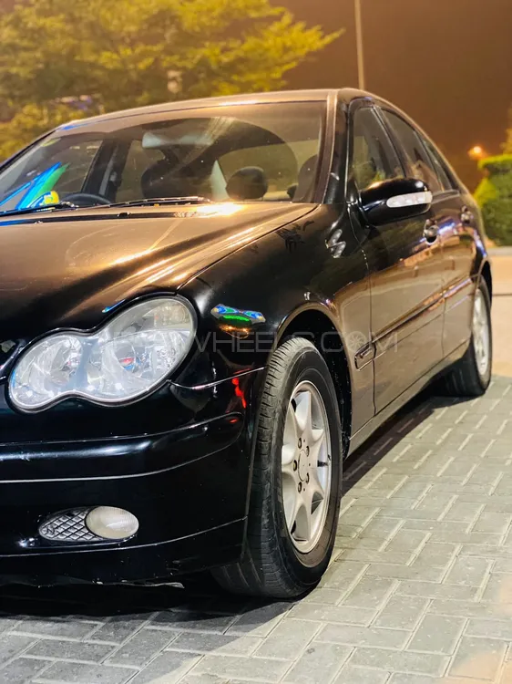 Mercedes Benz C Class 2004 for Sale in Lahore Image-1