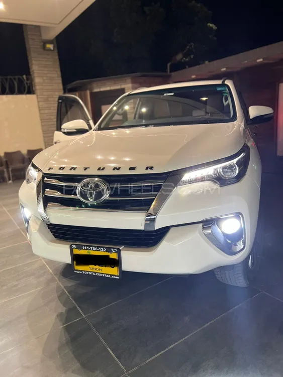 Toyota Fortuner 2017 for Sale in Karachi Image-1