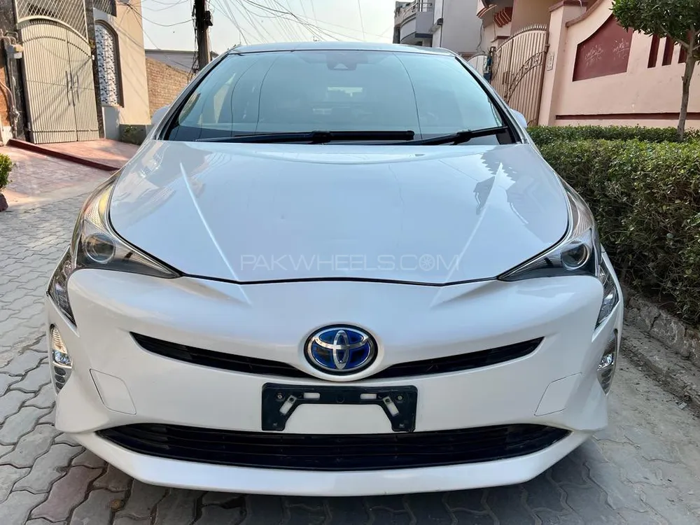 Toyota Prius 2016 for Sale in Okara Image-1