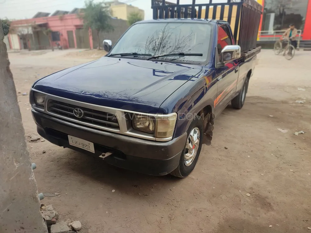 Toyota Hilux 2005 for Sale in Khushab Image-1