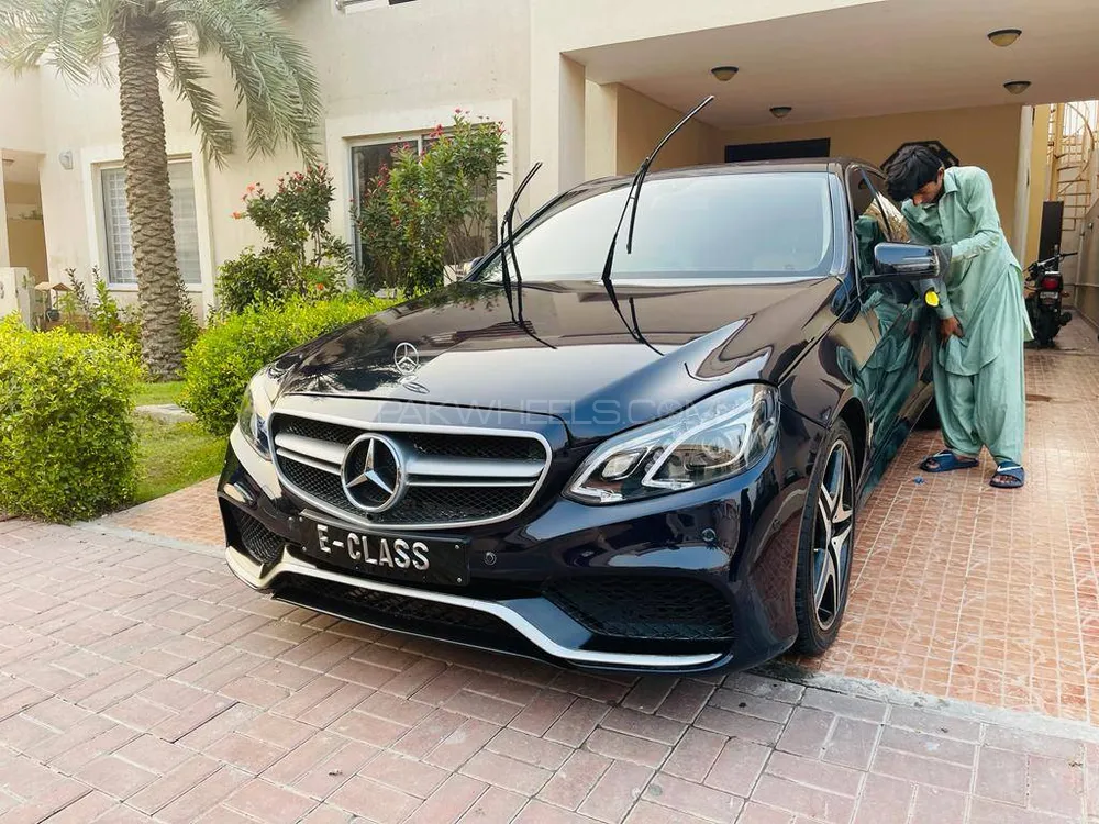 Mercedes Benz E Class 2010 for Sale in Karachi Image-1