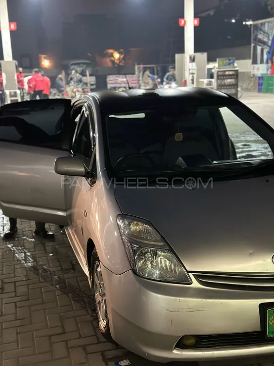 Toyota Prius 2007 for Sale in Lahore Image-1