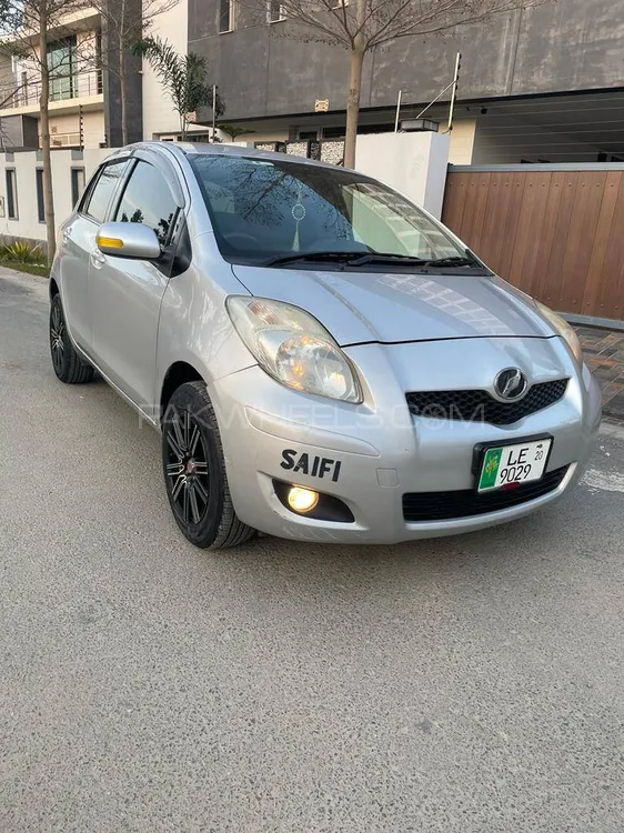 Toyota Vitz 2009 for Sale in Lahore Image-1