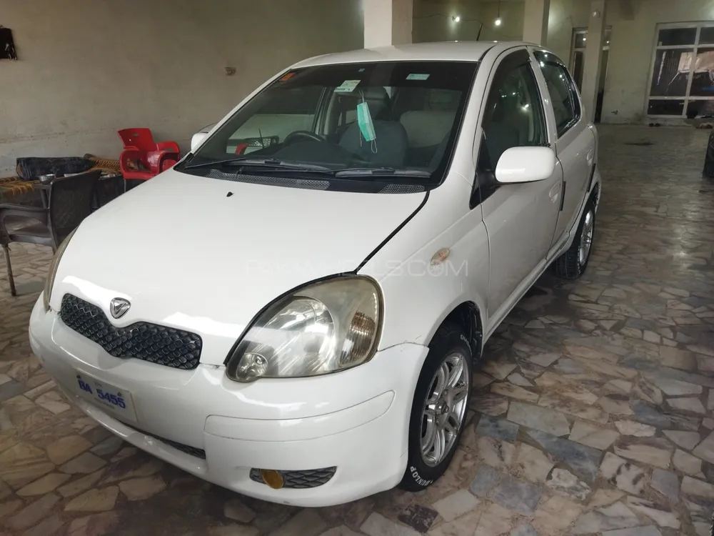 Toyota Vitz 2004 for Sale in Peshawar Image-1